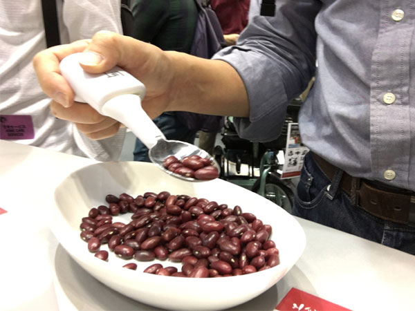 震える手ですくえるスプーンLIFTWARE